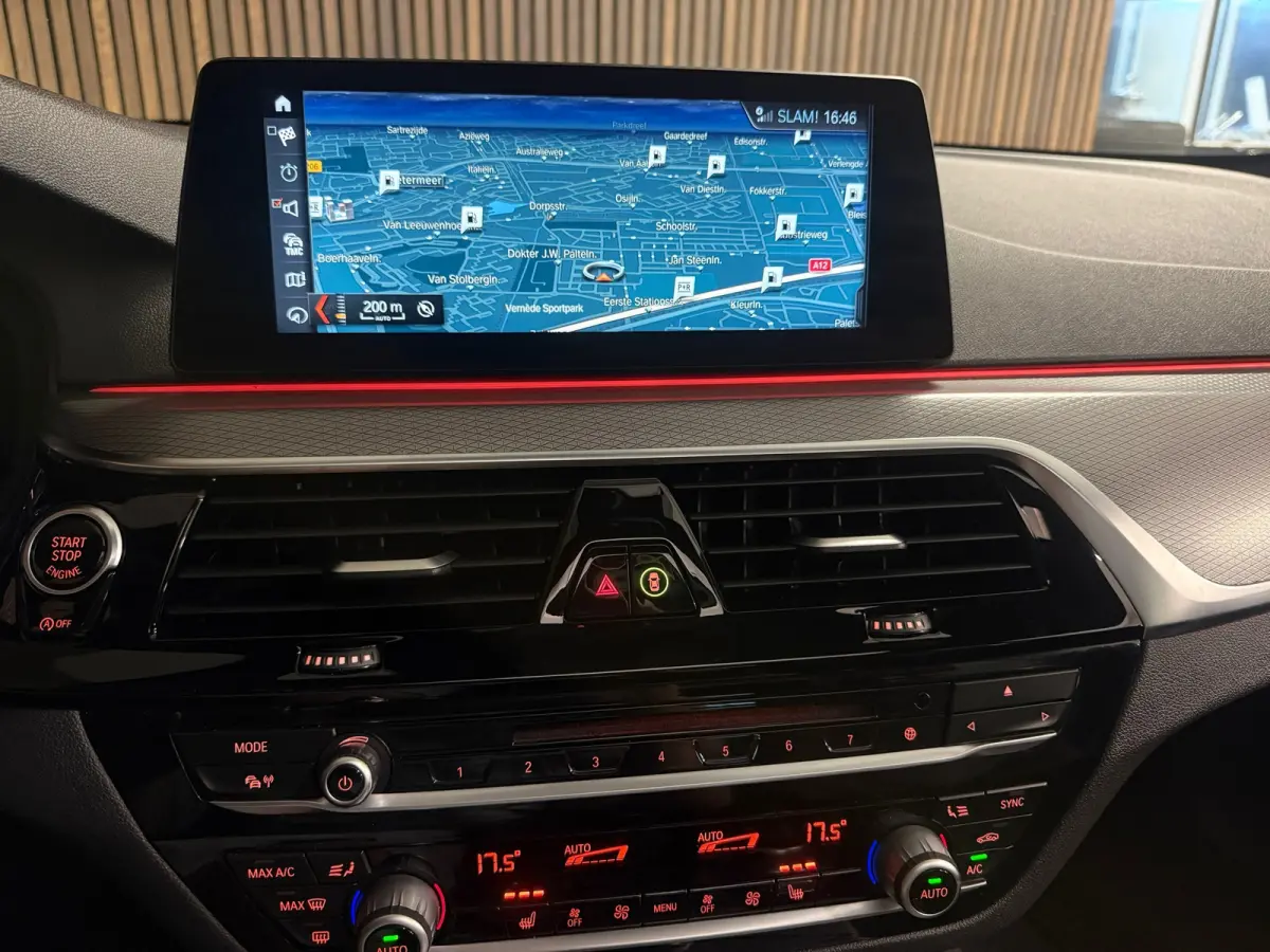 530i xDrive High Executive - M Pakket - HUD - Adapt -