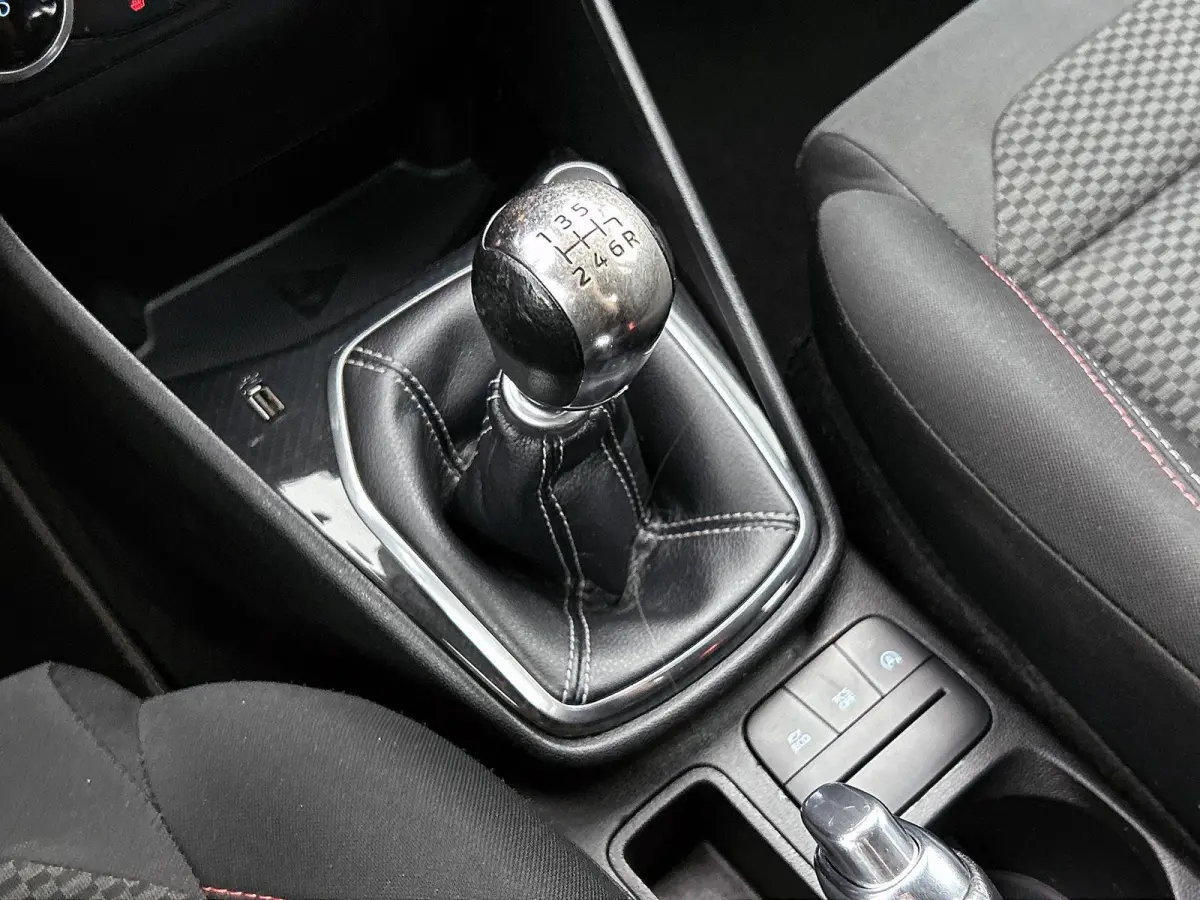 1.0 EcoBoost ST-Line | Winter Pack | Airco | Apple CarPlay | Android Auto | Cruise Control | Parkeersensoren achter | LMV |