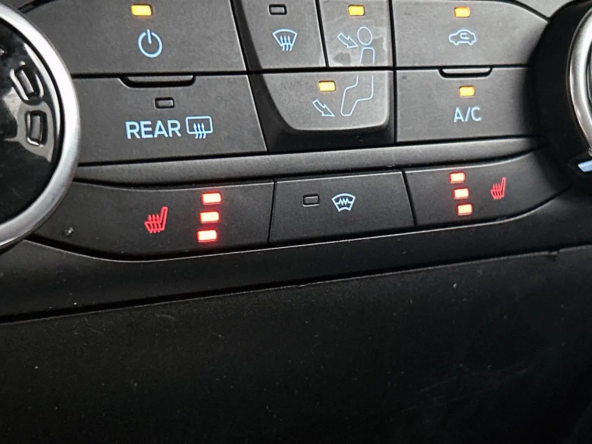 1.0 EcoBoost ST-Line | Winter Pack | Airco | Apple CarPlay | Android Auto | Cruise Control | Parkeersensoren achter | LMV |