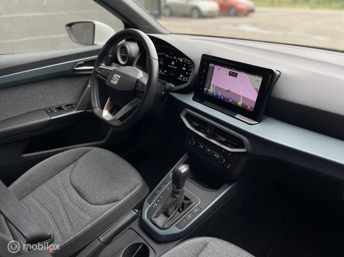 1.0 TSI Xperience Bi-tone | Automaat | LED | CarPlay | All-season | Camera | Digital Cockpit |