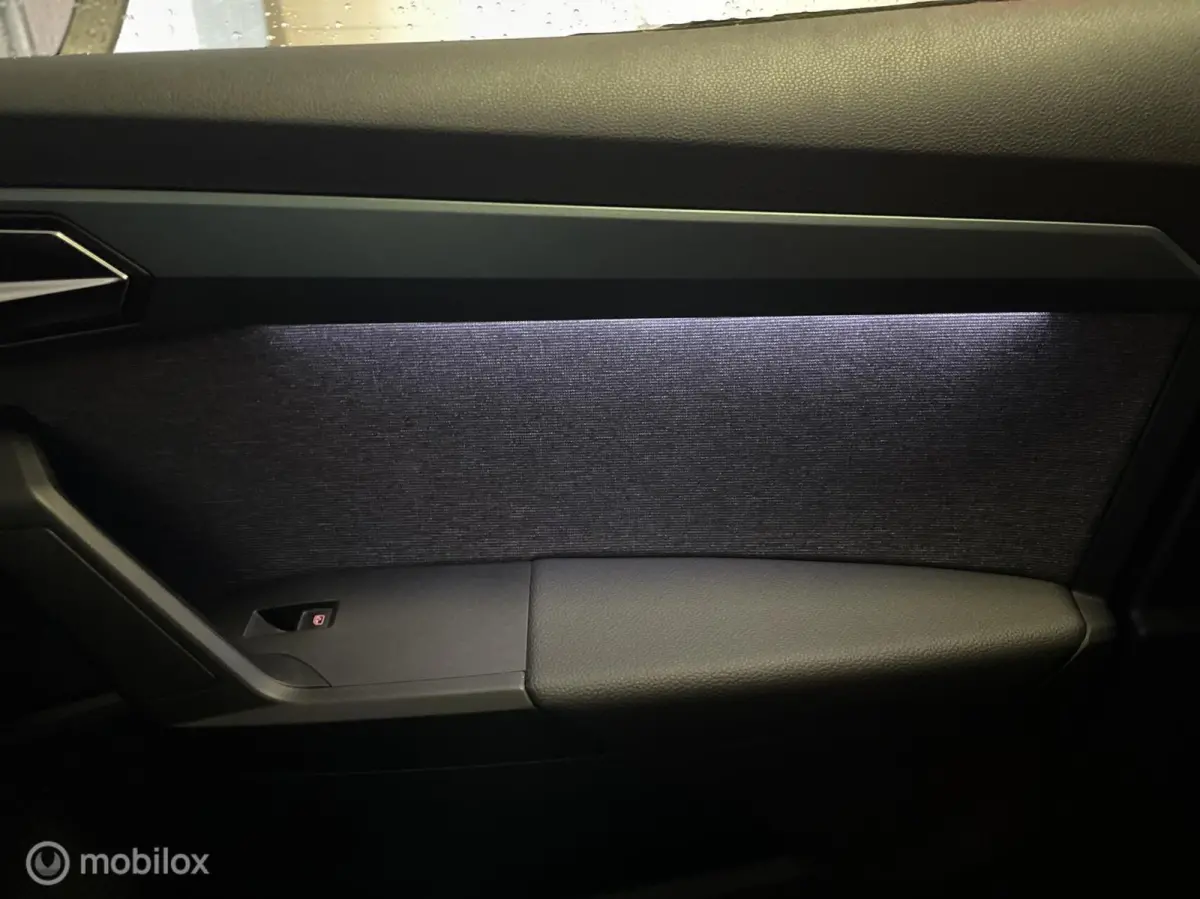 1.0 TSI Xperience Bi-tone | Automaat | LED | CarPlay | All-season | Camera | Digital Cockpit |