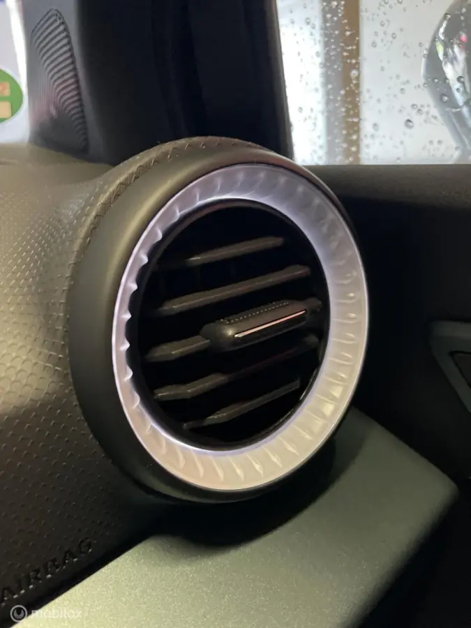1.0 TSI Xperience Bi-tone | Automaat | LED | CarPlay | All-season | Camera | Digital Cockpit |