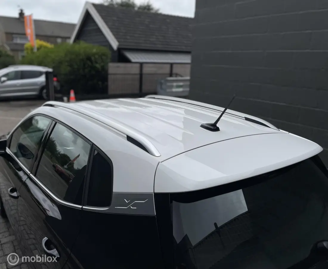 1.0 TSI Xperience Bi-tone | Automaat | LED | CarPlay | All-season | Camera | Digital Cockpit |