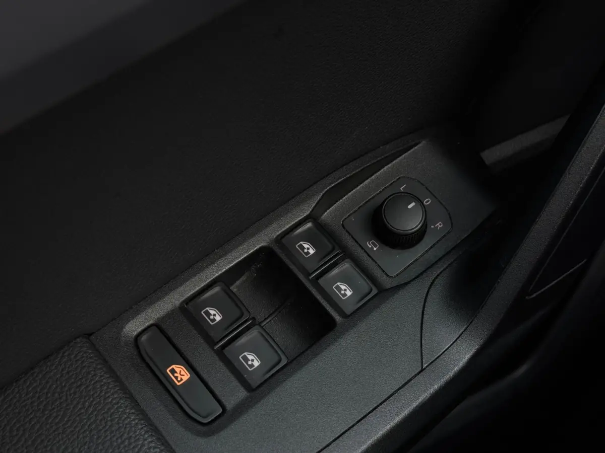 1.0 TSI FR DSG 2021 PANO | LED | CAMERA | SPORTVELGEN | NAVI | PDC