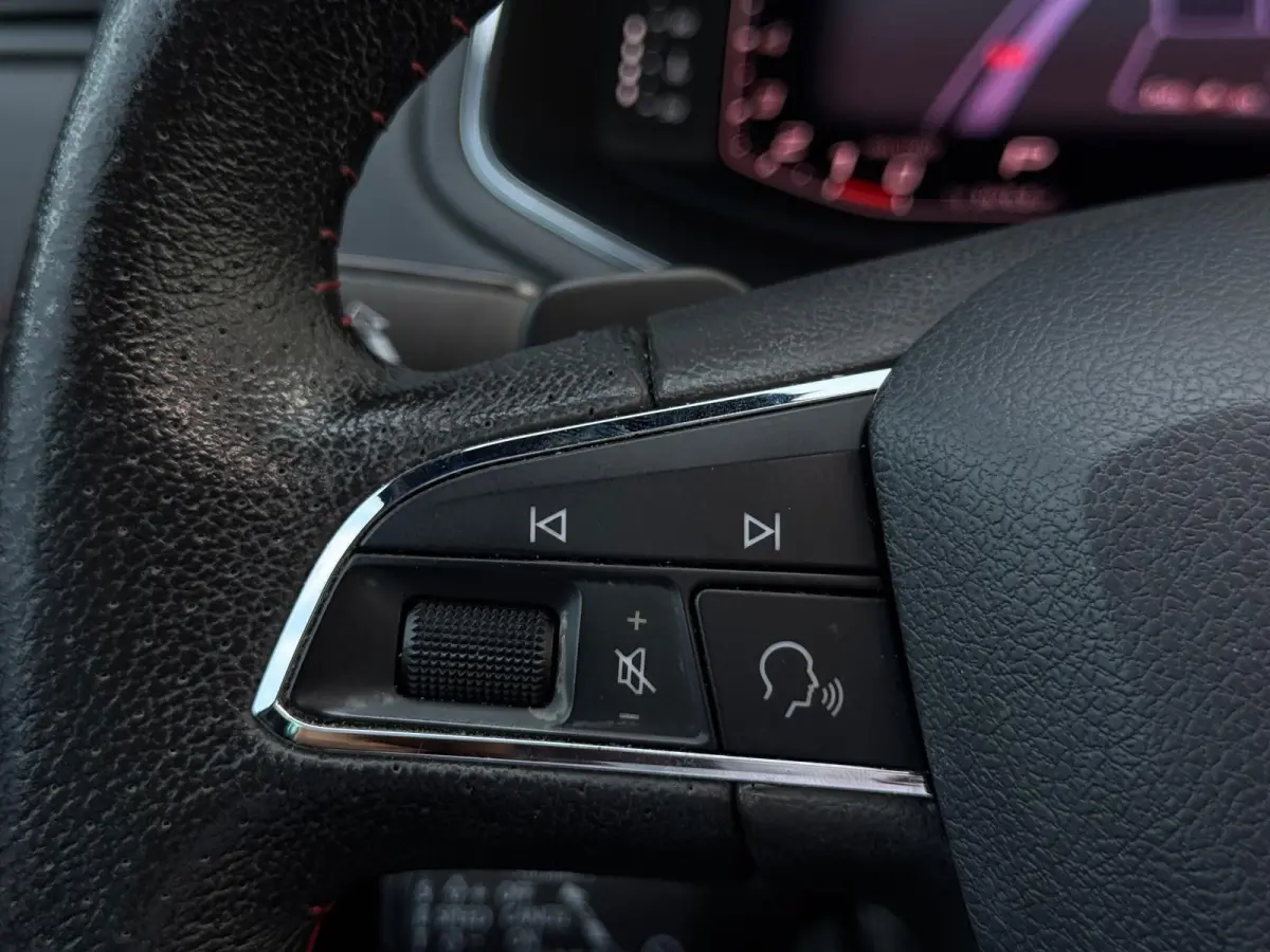 1.0 TSI FR DSG 2021 PANO | LED | CAMERA | SPORTVELGEN | NAVI | PDC