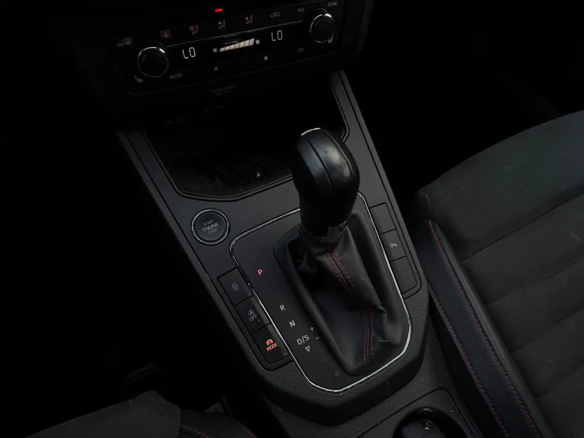 1.0 TSI FR DSG 2021 PANO | LED | CAMERA | SPORTVELGEN | NAVI | PDC
