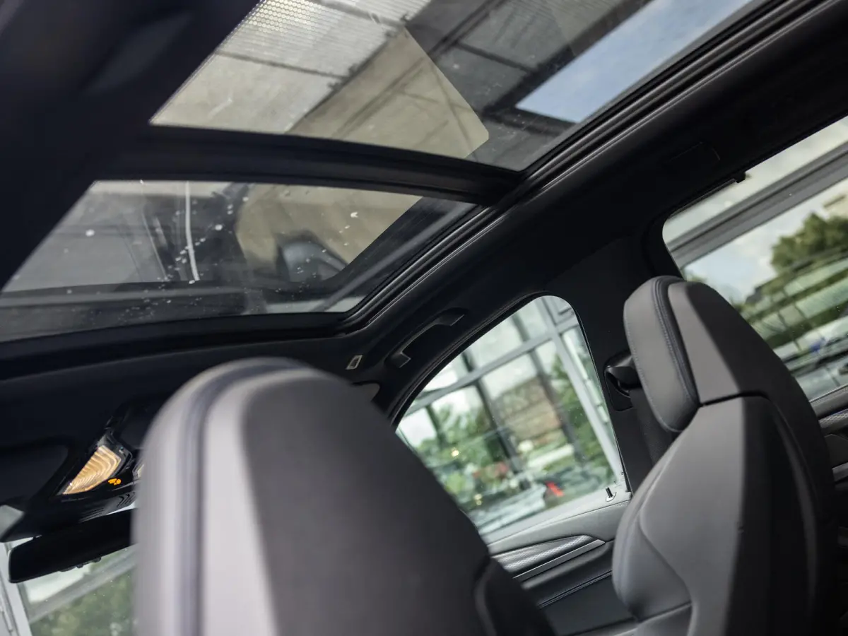 xDrive30e High Executive | M-SPORT | PANO-SCHUIFDAK | HARMAN KARDON | HEAD-UP | CAMERA | LEER