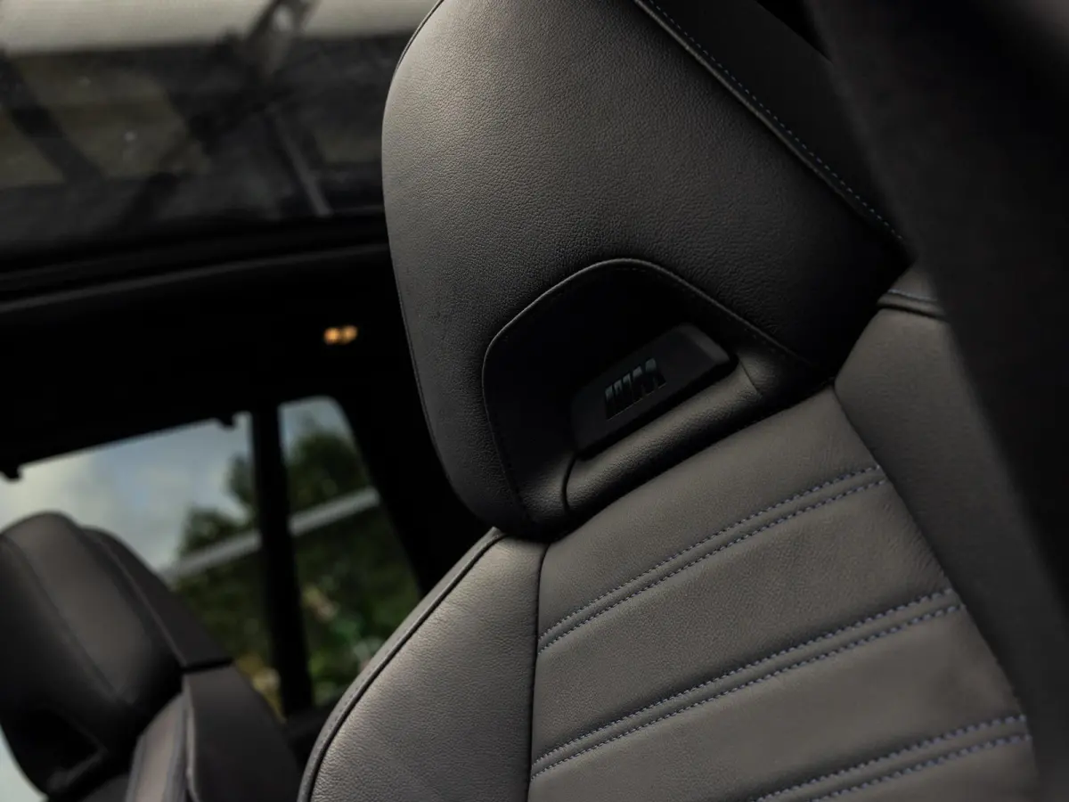 xDrive30e High Executive | M-SPORT | PANO-SCHUIFDAK | HARMAN KARDON | HEAD-UP | CAMERA | LEER