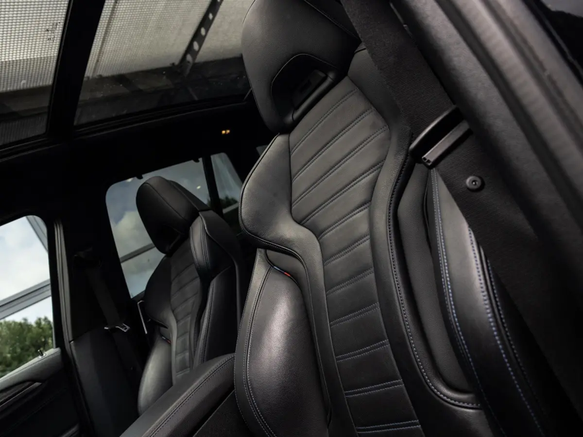xDrive30e High Executive | M-SPORT | PANO-SCHUIFDAK | HARMAN KARDON | HEAD-UP | CAMERA | LEER