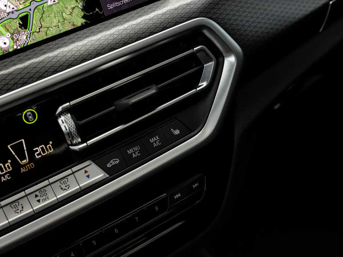 xDrive30e High Executive | M-SPORT | PANO-SCHUIFDAK | HARMAN KARDON | HEAD-UP | CAMERA | LEER