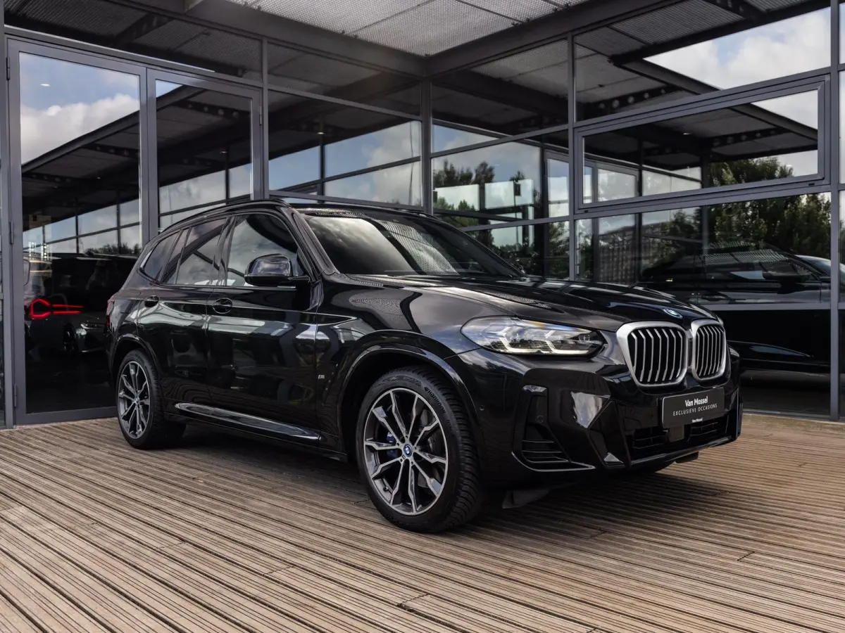xDrive30e High Executive | M-SPORT | PANO-SCHUIFDAK | HARMAN KARDON | HEAD-UP | CAMERA | LEER