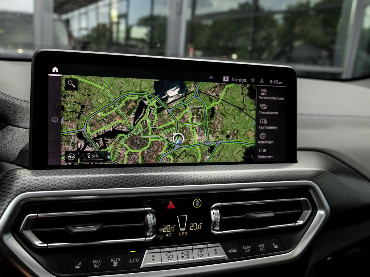 xDrive30e High Executive | M-SPORT | PANO-SCHUIFDAK | HARMAN KARDON | HEAD-UP | CAMERA | LEER