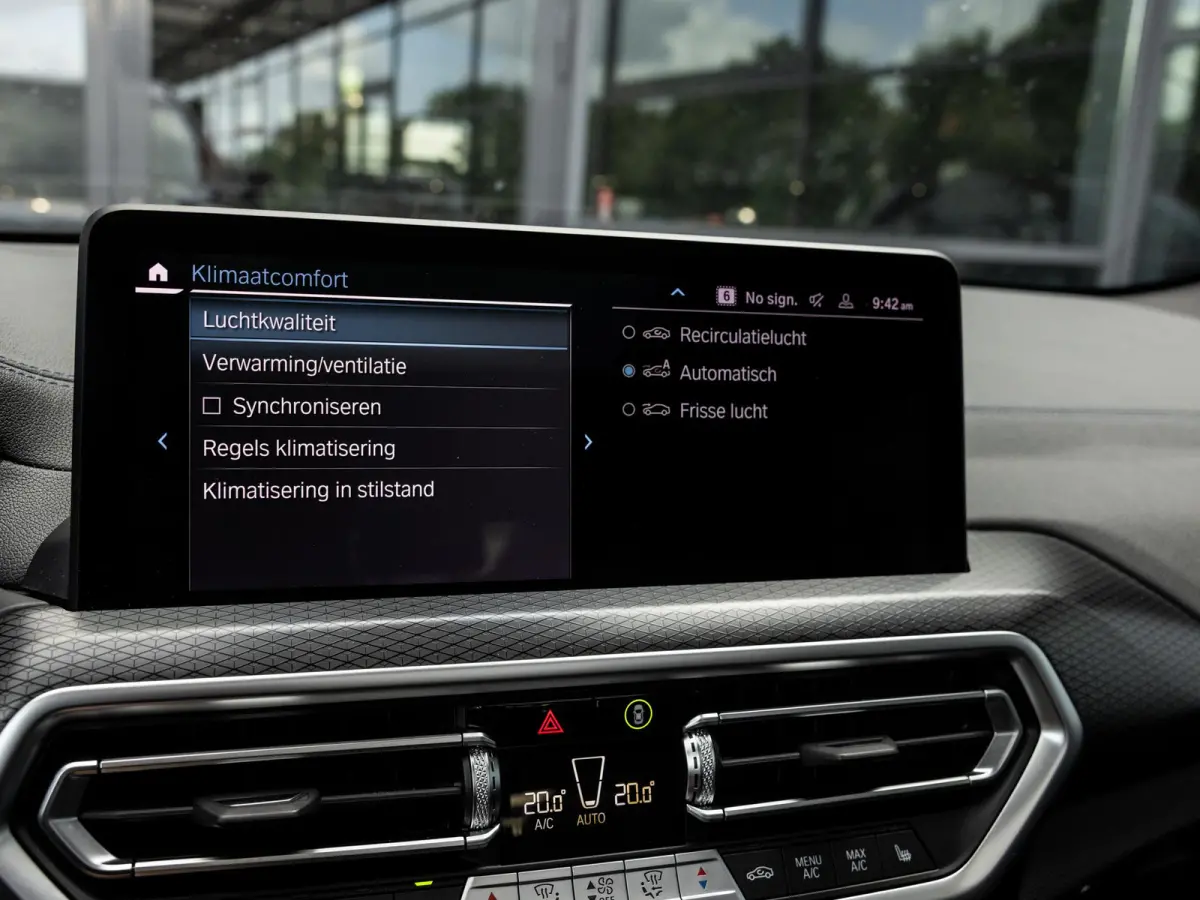xDrive30e High Executive | M-SPORT | PANO-SCHUIFDAK | HARMAN KARDON | HEAD-UP | CAMERA | LEER