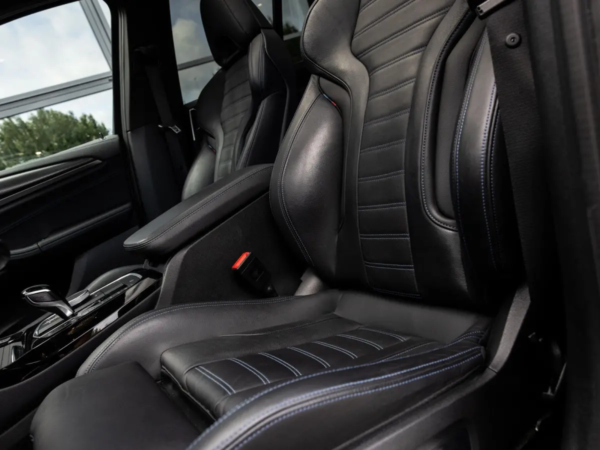 xDrive30e High Executive | M-SPORT | PANO-SCHUIFDAK | HARMAN KARDON | HEAD-UP | CAMERA | LEER