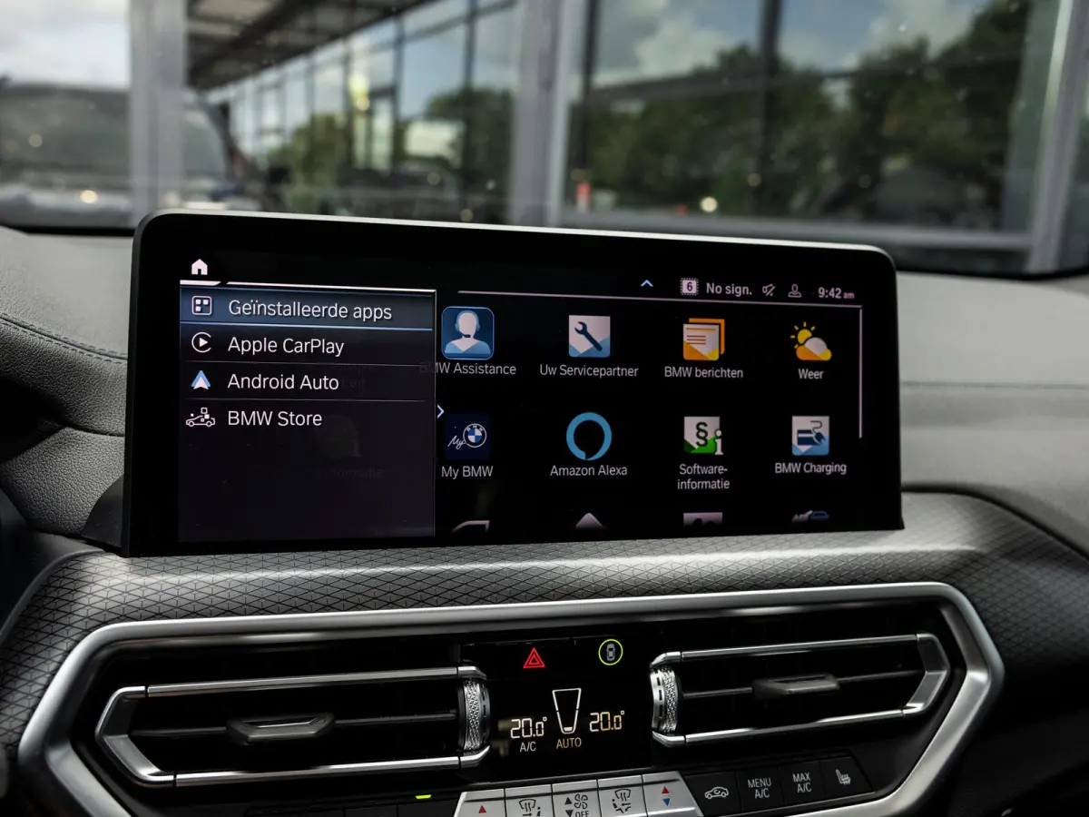 xDrive30e High Executive | M-SPORT | PANO-SCHUIFDAK | HARMAN KARDON | HEAD-UP | CAMERA | LEER