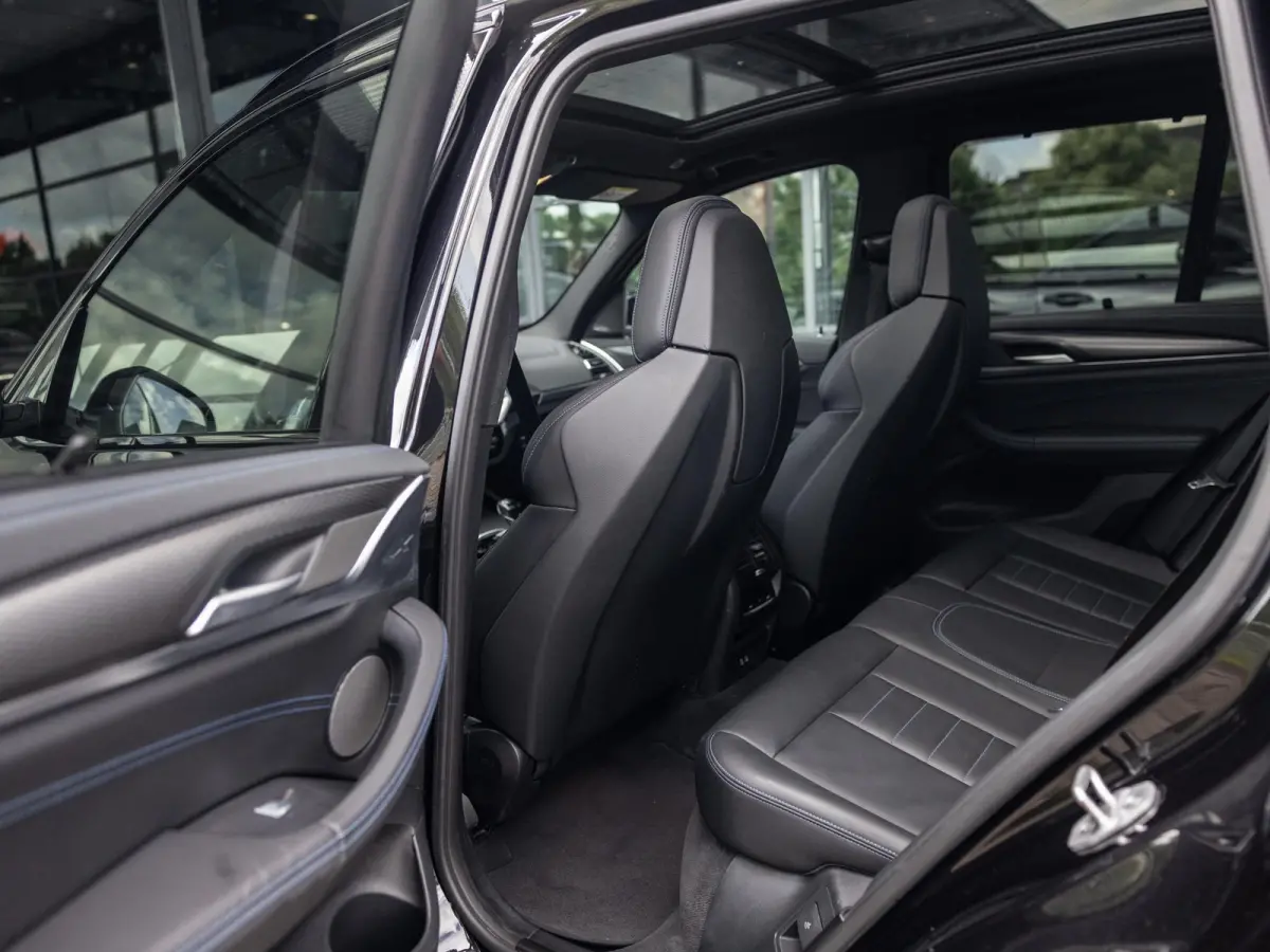xDrive30e High Executive | M-SPORT | PANO-SCHUIFDAK | HARMAN KARDON | HEAD-UP | CAMERA | LEER