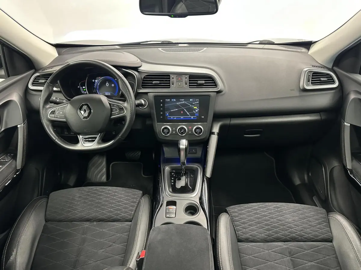 1.3 TCe Black Edition TREKHAAK CARPLAY NAVI ECC CRUISE.