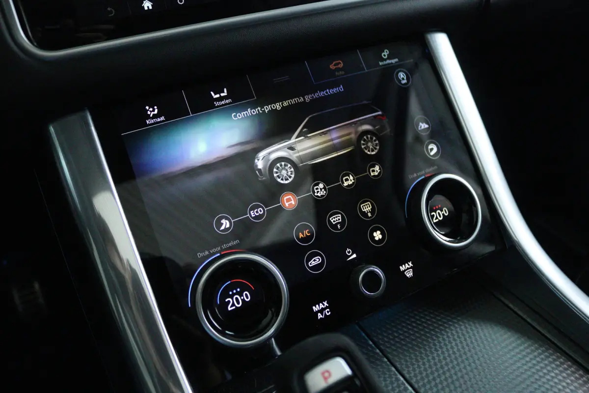 3.0 P400 MHEV HST "OP AFSPRAAK" | Cruise Control | Schuifdak | Alcantara Hemel | Stoelventilatie | Meridian | Carbon | Camera | Carplay | Luchtvering