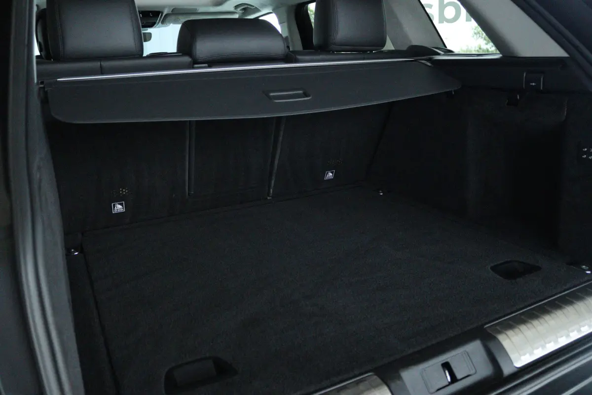 3.0 P400 MHEV HST "OP AFSPRAAK" | Cruise Control | Schuifdak | Alcantara Hemel | Stoelventilatie | Meridian | Carbon | Camera | Carplay | Luchtvering