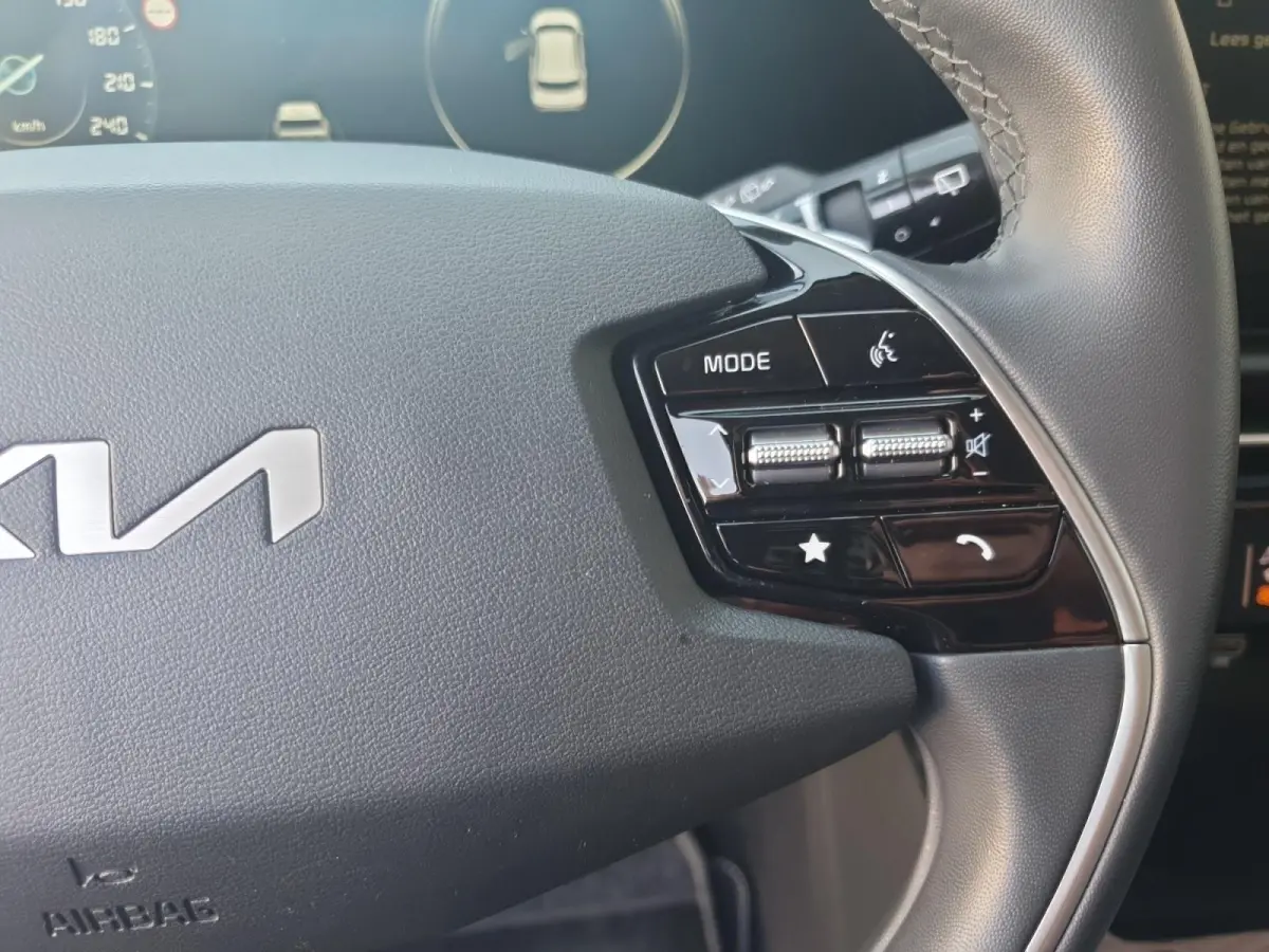 1.6 GDi Hybrid DynamicLine | Navigatie | Camera | Adaptieve cruise control | Apple Carplay / Android Auto | Parkeersensoren voor en achter | Verbruik 1 op 20!