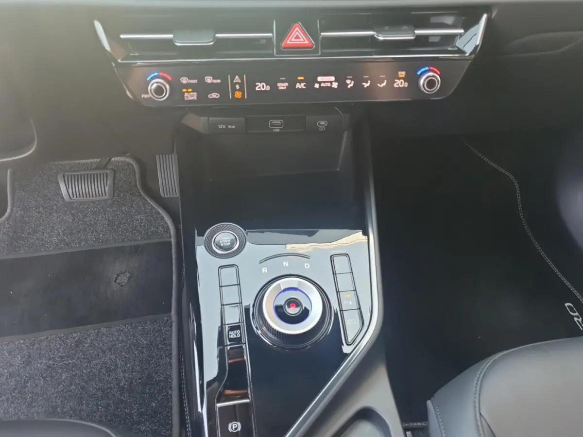 1.6 GDi Hybrid DynamicLine | Navigatie | Camera | Adaptieve cruise control | Apple Carplay / Android Auto | Parkeersensoren voor en achter | Verbruik 1 op 20!