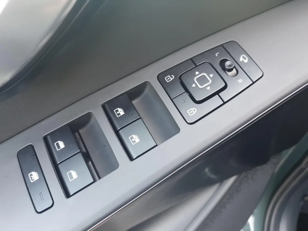 1.6 GDi Hybrid DynamicLine | Navigatie | Camera | Adaptieve cruise control | Apple Carplay / Android Auto | Parkeersensoren voor en achter | Verbruik 1 op 20!