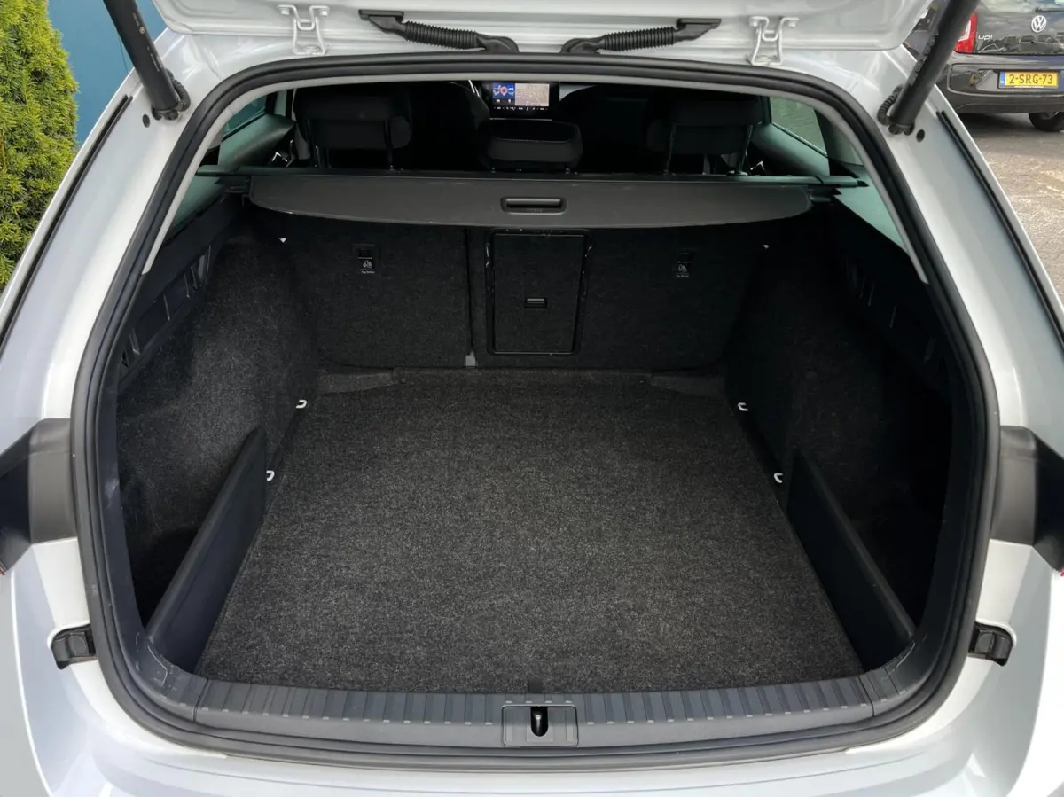 1.0 TSI Business Edition CARPLAY | TREKH | CRUISE | STOELVERW | DIGI.DASH | ELEK.A.KLEP | NAV | LED | DAB | ECC | 17'LMV