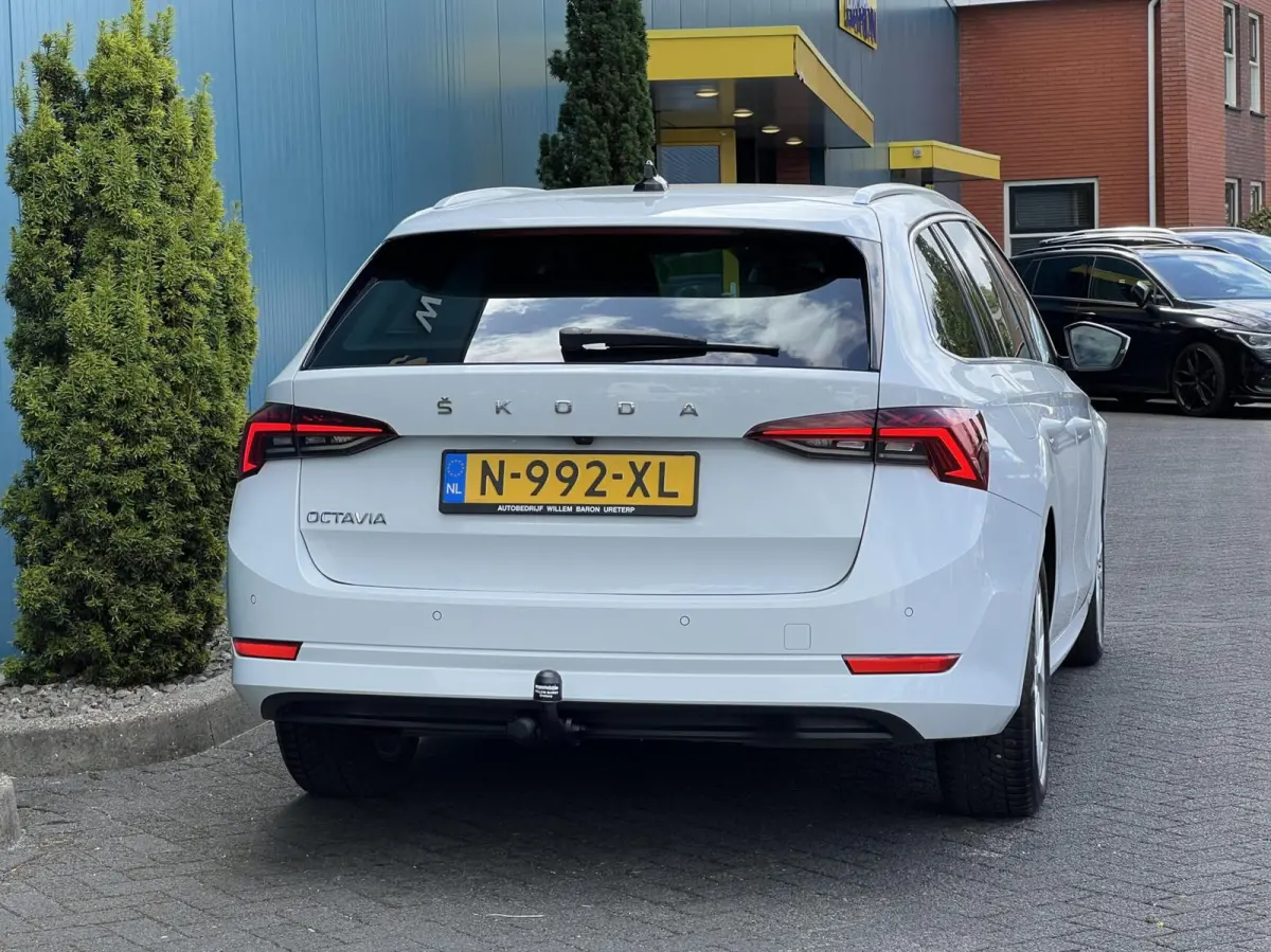 1.0 TSI Business Edition CARPLAY | TREKH | CRUISE | STOELVERW | DIGI.DASH | ELEK.A.KLEP | NAV | LED | DAB | ECC | 17'LMV