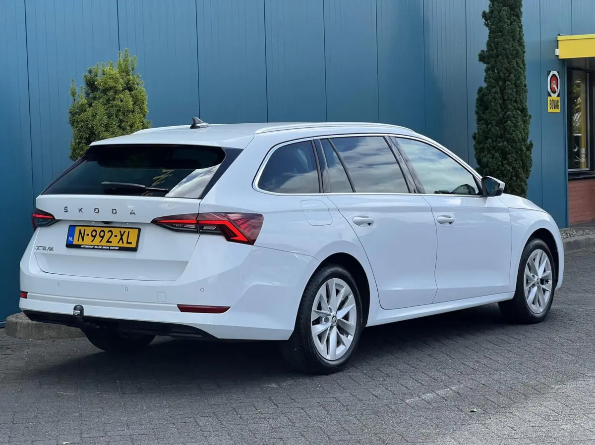 1.0 TSI Business Edition CARPLAY | TREKH | CRUISE | STOELVERW | DIGI.DASH | ELEK.A.KLEP | NAV | LED | DAB | ECC | 17'LMV