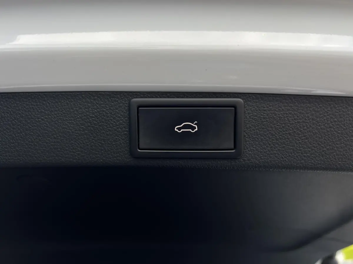 1.0 TSI Business Edition CARPLAY | TREKH | CRUISE | STOELVERW | DIGI.DASH | ELEK.A.KLEP | NAV | LED | DAB | ECC | 17'LMV