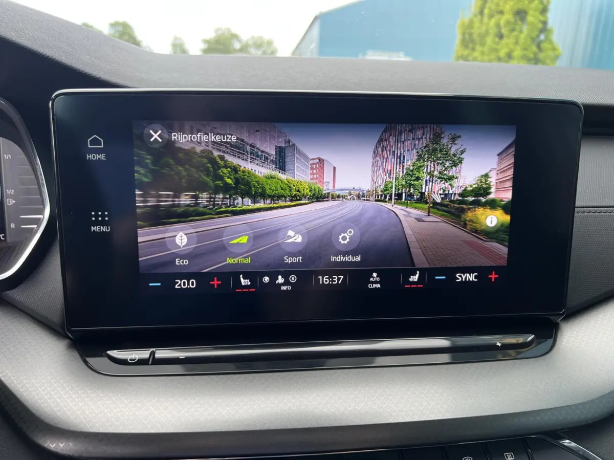 1.0 TSI Business Edition CARPLAY | TREKH | CRUISE | STOELVERW | DIGI.DASH | ELEK.A.KLEP | NAV | LED | DAB | ECC | 17'LMV