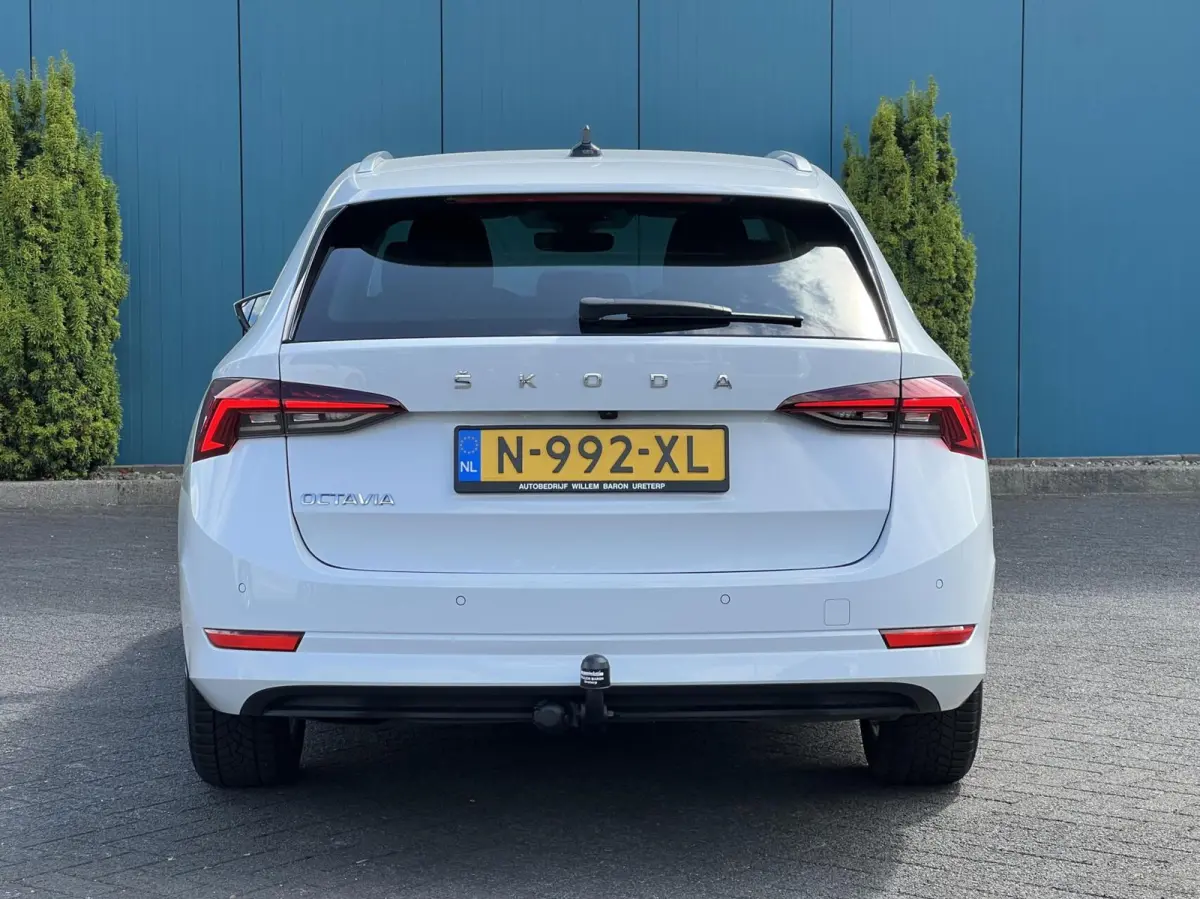 1.0 TSI Business Edition CARPLAY | TREKH | CRUISE | STOELVERW | DIGI.DASH | ELEK.A.KLEP | NAV | LED | DAB | ECC | 17'LMV