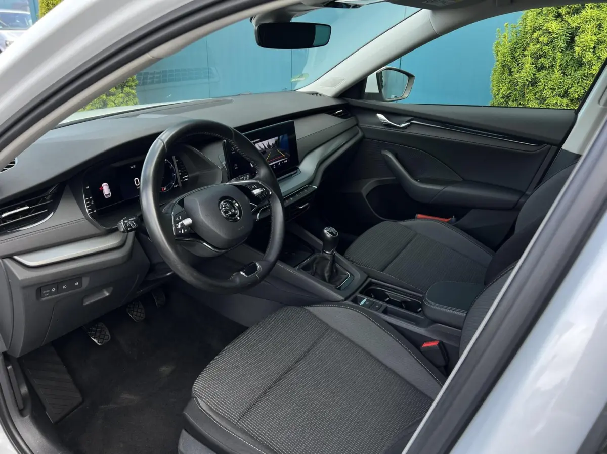 1.0 TSI Business Edition CARPLAY | TREKH | CRUISE | STOELVERW | DIGI.DASH | ELEK.A.KLEP | NAV | LED | DAB | ECC | 17'LMV