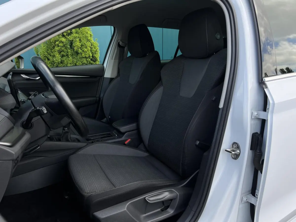 1.0 TSI Business Edition CARPLAY | TREKH | CRUISE | STOELVERW | DIGI.DASH | ELEK.A.KLEP | NAV | LED | DAB | ECC | 17'LMV