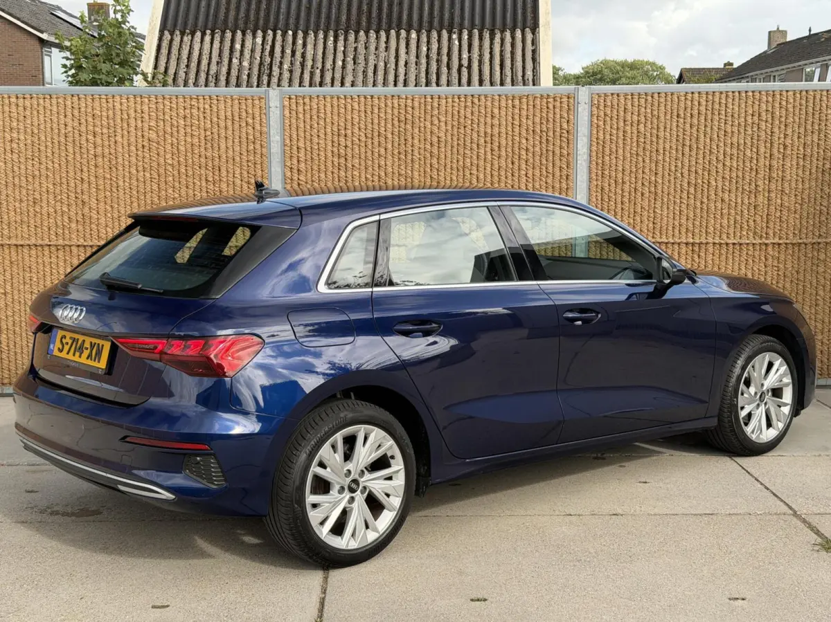30 TFSI Advanced edition Automaat | Sportstoelen met lendensteun | 17 inch lichtmetalen velgen | Navigatiesysteem | Apple CarPlay | LED verlichting | Cruise control en rijbaan assistent | Pa