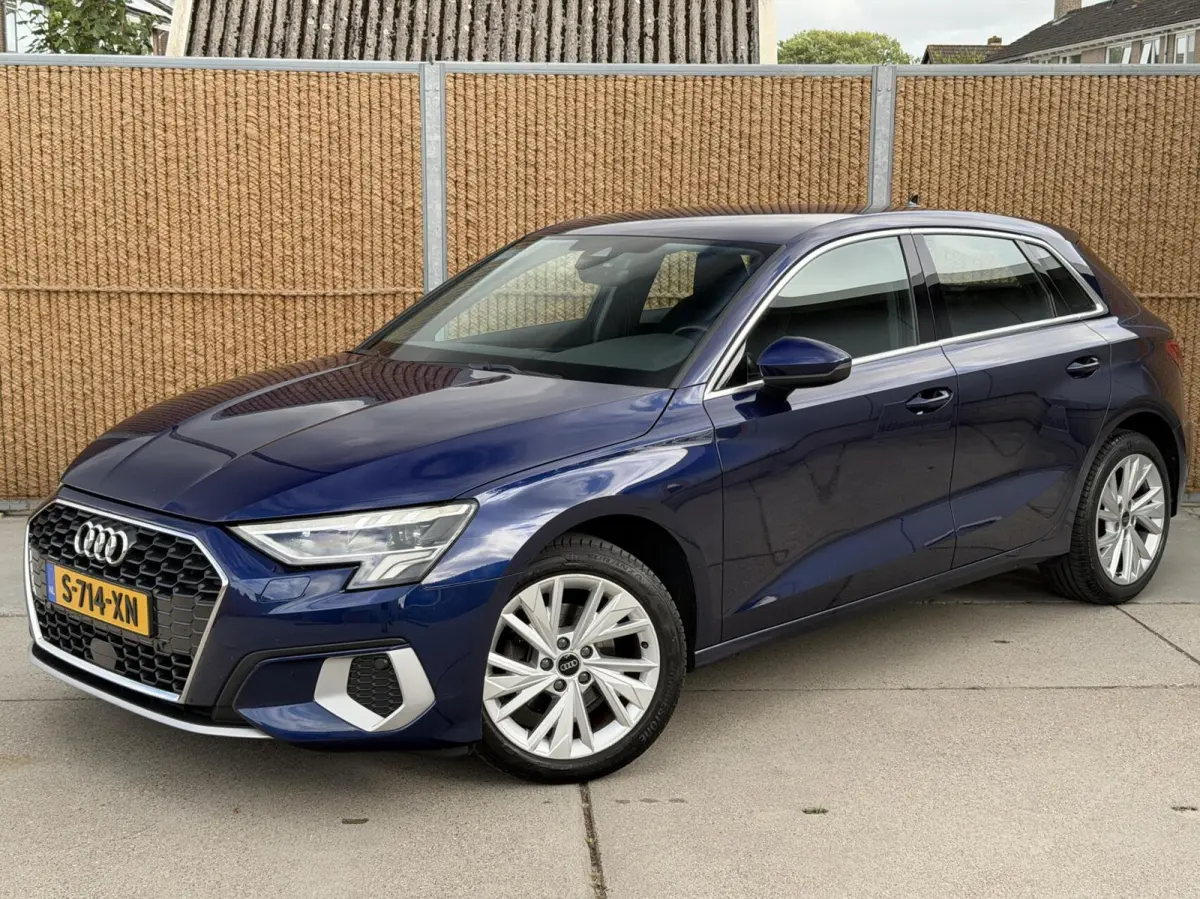 30 TFSI Advanced edition Automaat | Sportstoelen met lendensteun | 17 inch lichtmetalen velgen | Navigatiesysteem | Apple CarPlay | LED verlichting | Cruise control en rijbaan assistent | Pa
