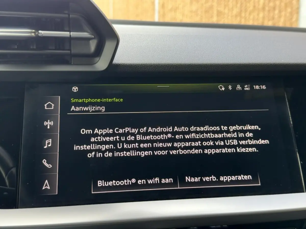 30 TFSI Advanced edition Automaat | Sportstoelen met lendensteun | 17 inch lichtmetalen velgen | Navigatiesysteem | Apple CarPlay | LED verlichting | Cruise control en rijbaan assistent | Pa