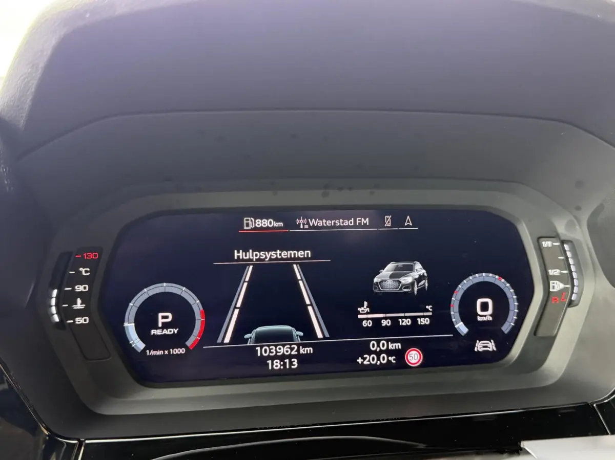 30 TFSI Advanced edition Automaat | Sportstoelen met lendensteun | 17 inch lichtmetalen velgen | Navigatiesysteem | Apple CarPlay | LED verlichting | Cruise control en rijbaan assistent | Pa