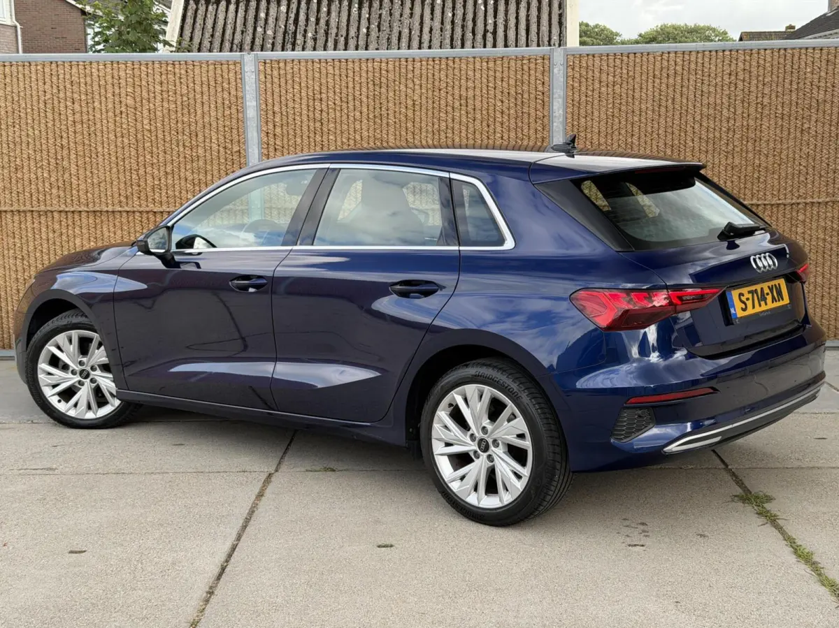 30 TFSI Advanced edition Automaat | Sportstoelen met lendensteun | 17 inch lichtmetalen velgen | Navigatiesysteem | Apple CarPlay | LED verlichting | Cruise control en rijbaan assistent | Pa
