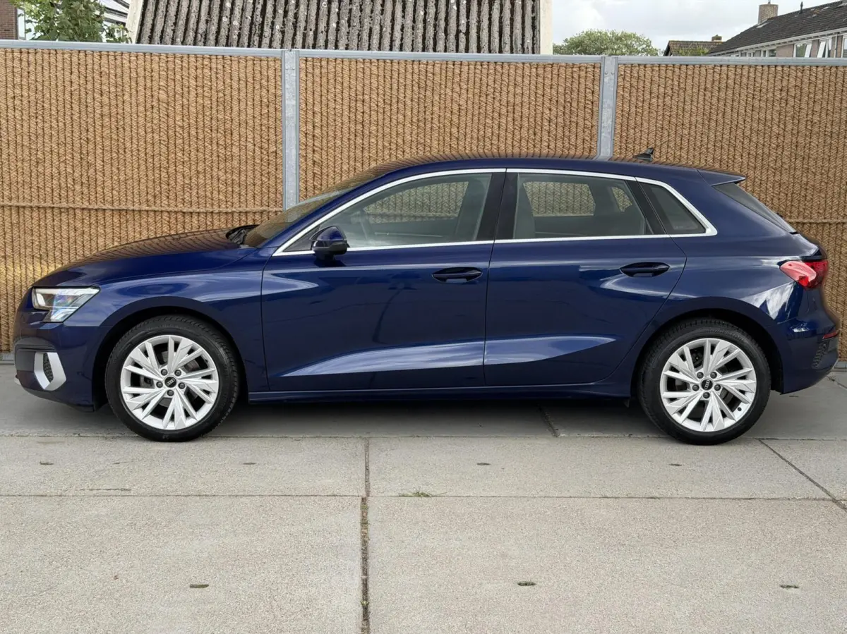 30 TFSI Advanced edition Automaat | Sportstoelen met lendensteun | 17 inch lichtmetalen velgen | Navigatiesysteem | Apple CarPlay | LED verlichting | Cruise control en rijbaan assistent | Pa