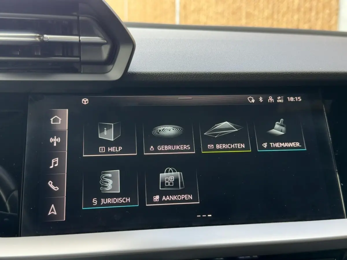 30 TFSI Advanced edition Automaat | Sportstoelen met lendensteun | 17 inch lichtmetalen velgen | Navigatiesysteem | Apple CarPlay | LED verlichting | Cruise control en rijbaan assistent | Pa