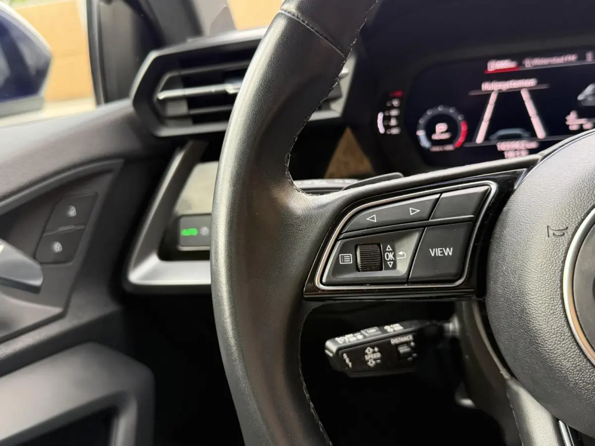 30 TFSI Advanced edition Automaat | Sportstoelen met lendensteun | 17 inch lichtmetalen velgen | Navigatiesysteem | Apple CarPlay | LED verlichting | Cruise control en rijbaan assistent | Pa