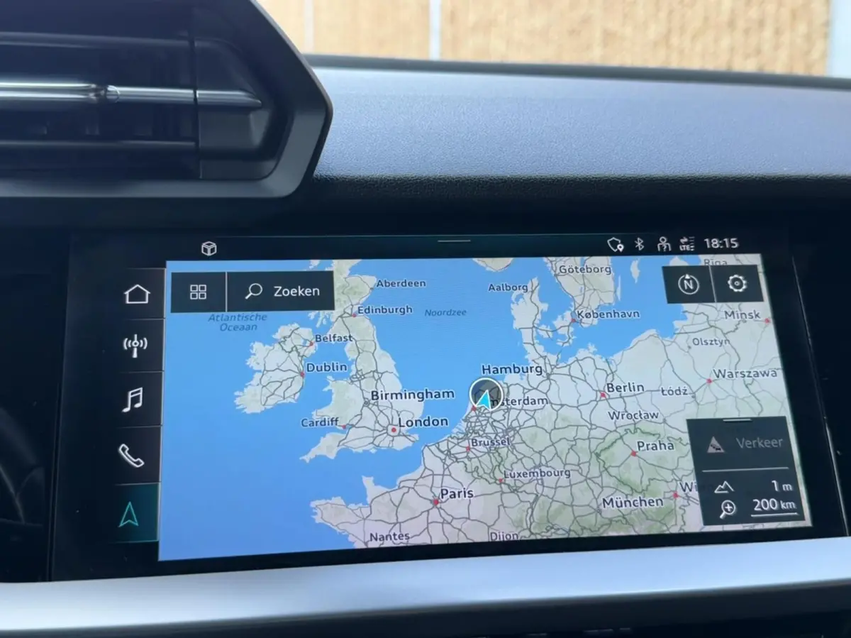 30 TFSI Advanced edition Automaat | Sportstoelen met lendensteun | 17 inch lichtmetalen velgen | Navigatiesysteem | Apple CarPlay | LED verlichting | Cruise control en rijbaan assistent | Pa