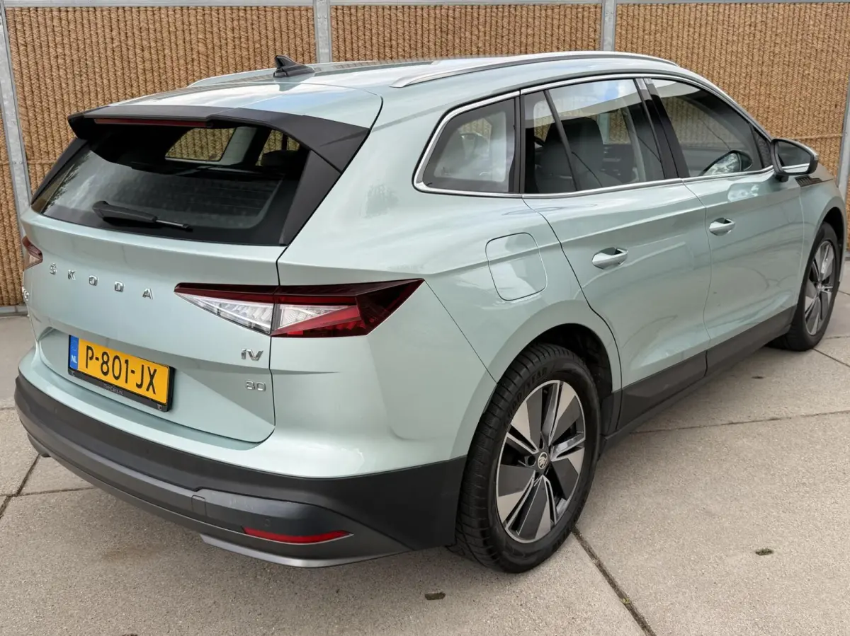 80 Leer/alcantara SoH 96,23% | Warmtepomp | LED koplampen | Sfeerverlichting | Parkeersensoren voor en achter | Navigatiesysteem | Apple CarPlay/Android Auto Full-Link | Cruise & Climate con