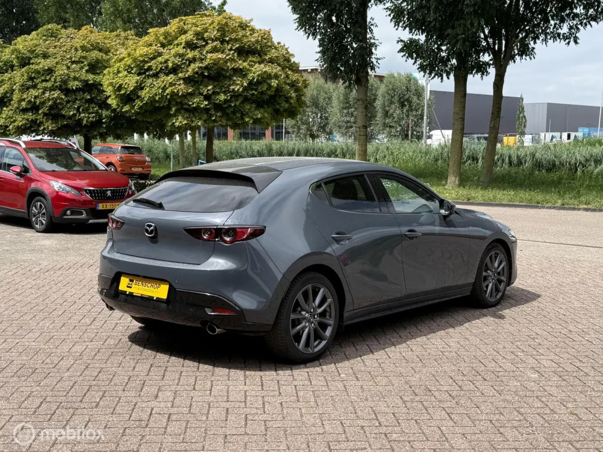 2.0 e-SkyActiv-G M Hybrid 122 Luxury Leer Bose Navi Carplay 360 Camera 18 inch LED ACC