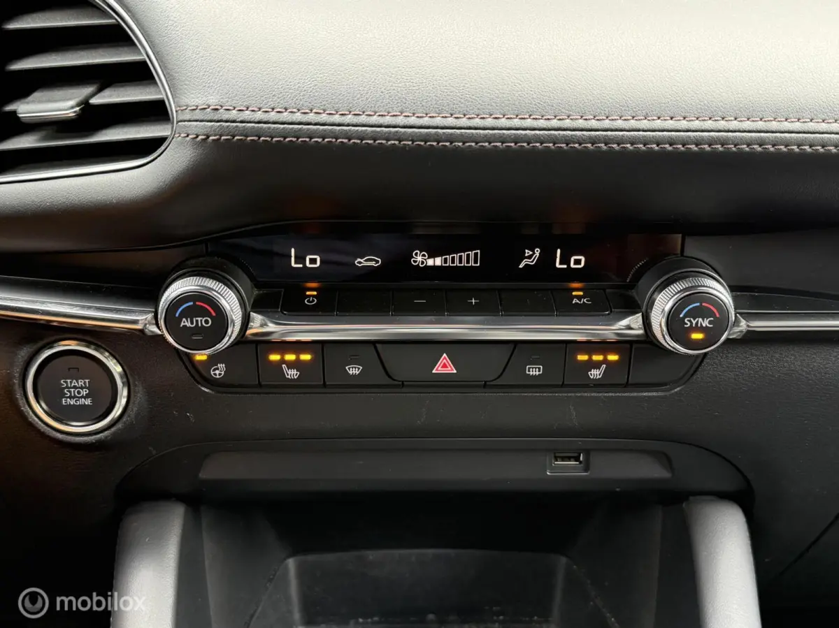 2.0 e-SkyActiv-G M Hybrid 122 Luxury Leer Bose Navi Carplay 360 Camera 18 inch LED ACC