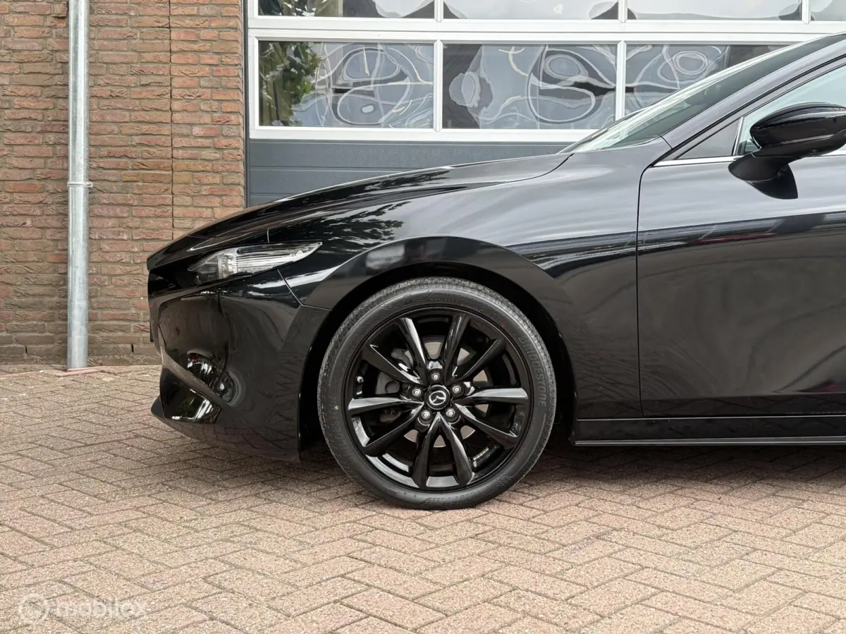 2.0 e-SkyActiv-X M Hybrid 180 Luxury Leer Bose Navi Carplay 360 Camera 18 inch LED ACC