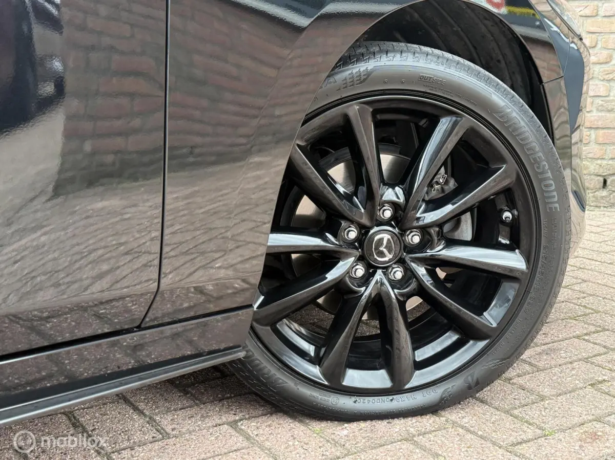 2.0 e-SkyActiv-X M Hybrid 180 Luxury AWD Leer Bose Navi Carplay 360 Camera 18 inch LED ACC