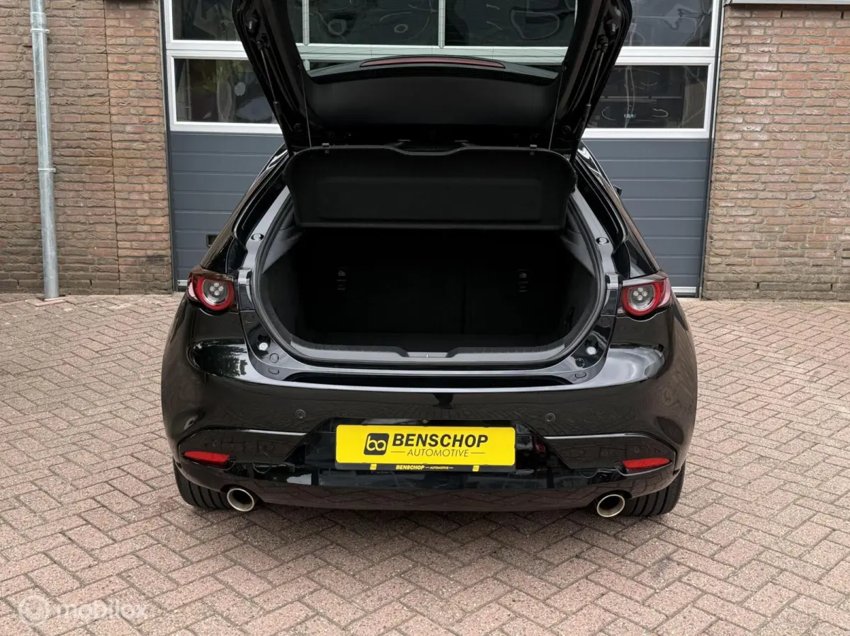2.0 e-SkyActiv-X M Hybrid 180 Luxury Leer Bose Navi Carplay 360 Camera 18 inch LED ACC
