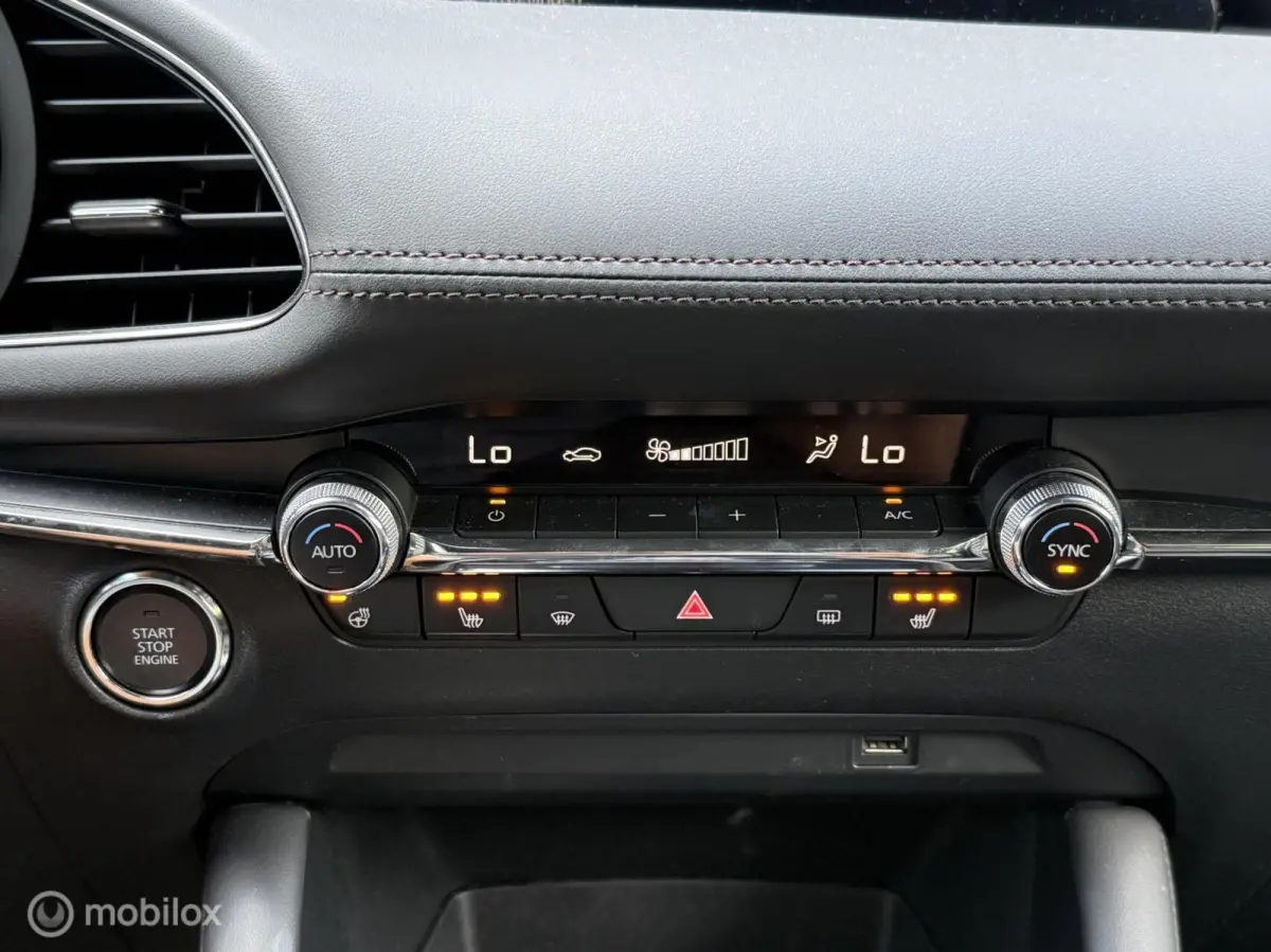 2.0 e-SkyActiv-X M Hybrid 180 Luxury Leer Bose Navi Carplay 360 Camera 18 inch LED ACC